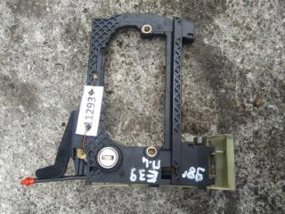 скелет ручки двери передней левой BMW 5 серия E39 1998