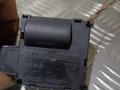 моторчик заслонки печки Audi A8 D3/4E 2004, 4.2 л., i, бензин, АКПП, 4E0820511 - фото №5