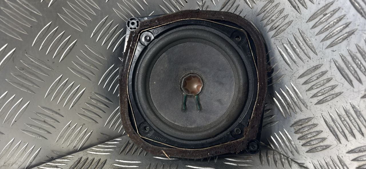 динамик Mazda 6 GG 2002, серебристый, универсал, GM1B6696Y - фото №1