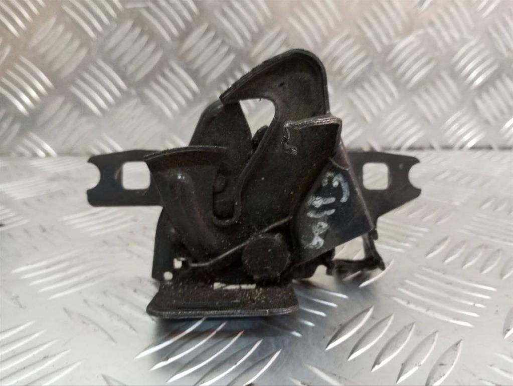 замок капота Volkswagen Golf 3 поколение 1997 - фото №1