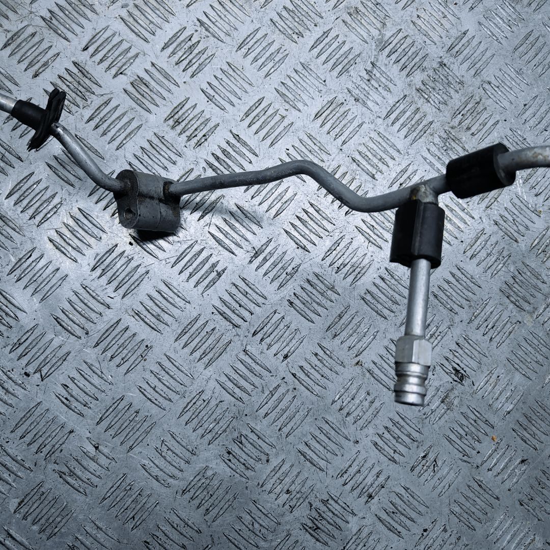 трубка кондиционера Audi Q7 4L 2006, 3.0 л., TDi, BUG, дизель, АКПП, бежево-серый, внедорожник 5 дв., полный привод, правый руль, 1J0973703, 7L6820741E, 7L6820750N - фото №1