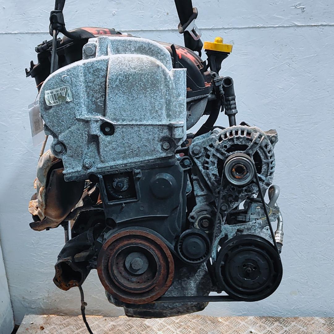 двигатель Renault Megane 3 поколение 2011, 1.6 л., i, K4M 858, бензин, 6МКПП, передний привод, K4M858 - фото №1