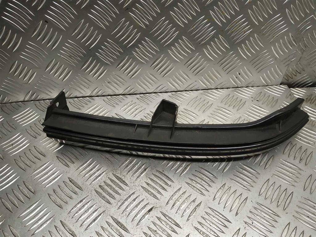 ресничка (ус) правой фары Opel Zafira 1 поколение (A) 2000, 90580652RH - фото №1