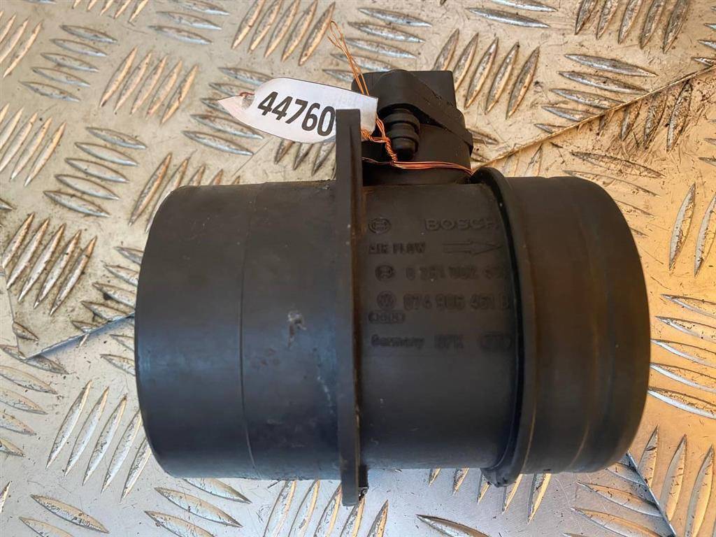 расходомер воздуха Skoda Superb 1 поколение 2002, 1.9 л., TDi, дизель, 281002461 - фото №1