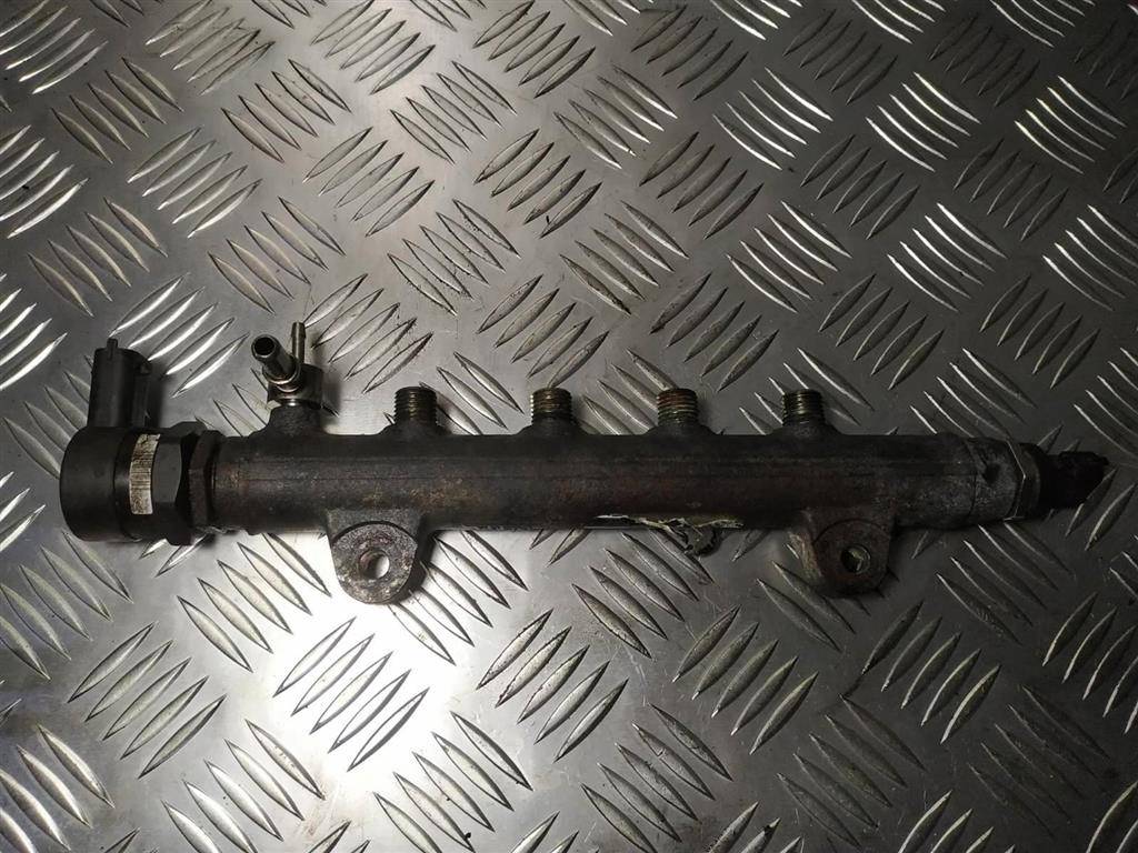 топливная рампа Hyundai i10 1 поколение 2008, 1.1 л., CRDi, дизель, 445213011 - фото №1