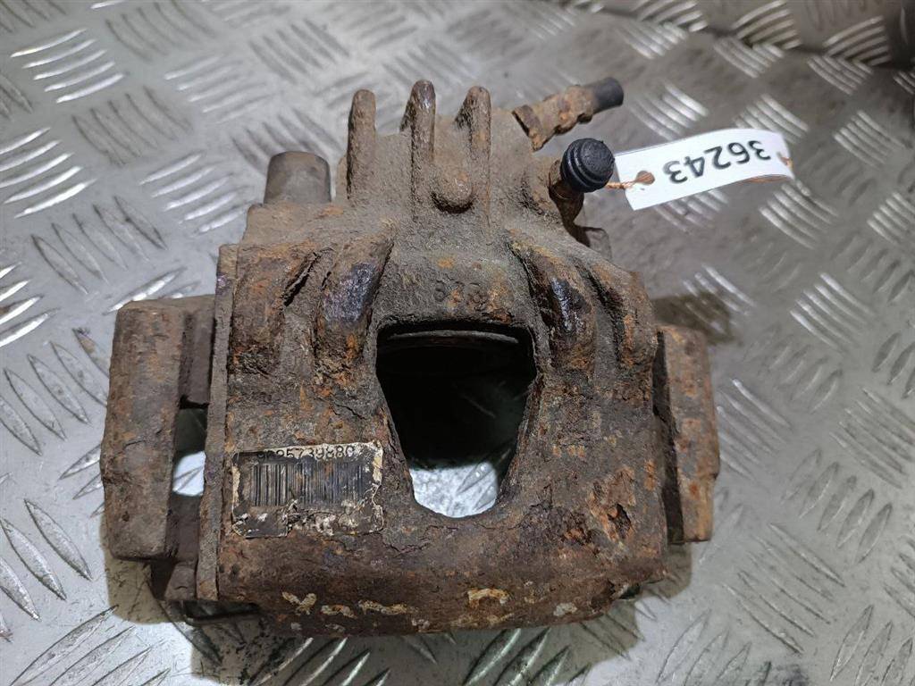 суппорт передний левый Citroen Xsara 1 поколение 1997, 1.8 л., i, бензин, 9625739880 - фото №1