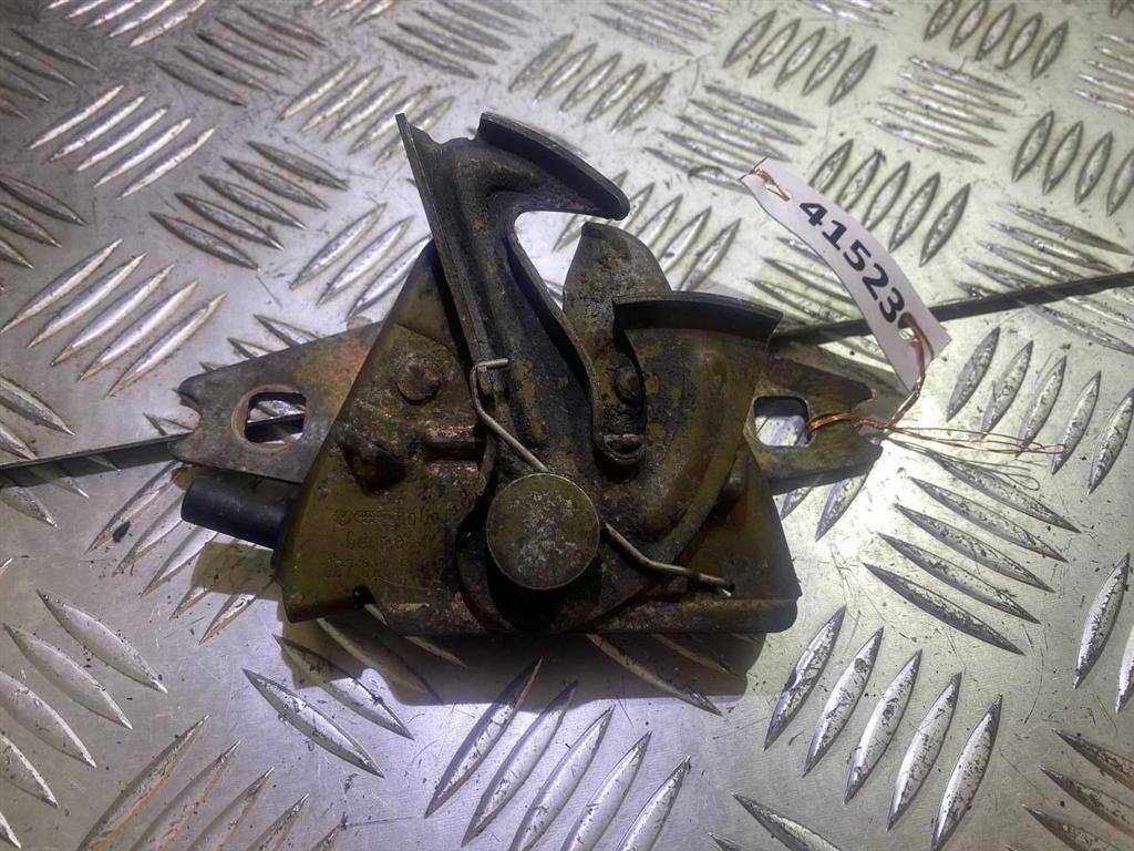 замок капота Volkswagen Passat B4 1996, универсал, 867823509 - фото №1