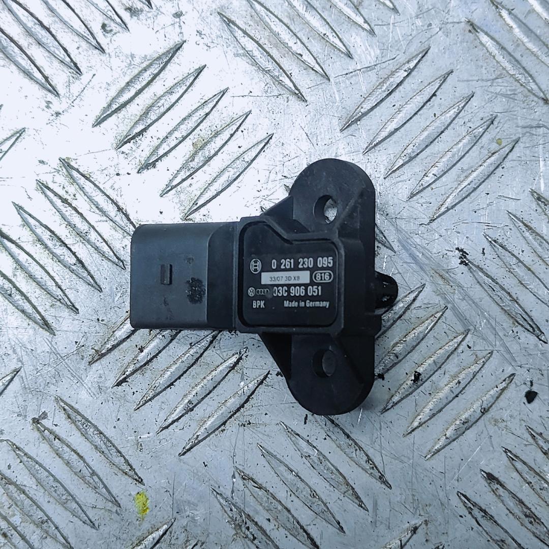 датчик абсолютного давления Volkswagen Polo 4 поколение 2002, 1.4 л., BBY, бензин, 5МКПП, передний привод, 03C906051, 0261230095 - фото №1