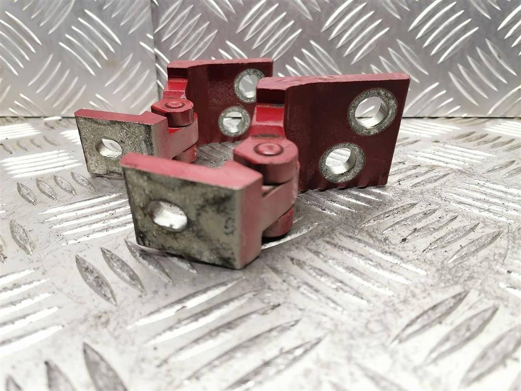 петля двери Volkswagen Vento 1 поколение 1995, седан - фото №1