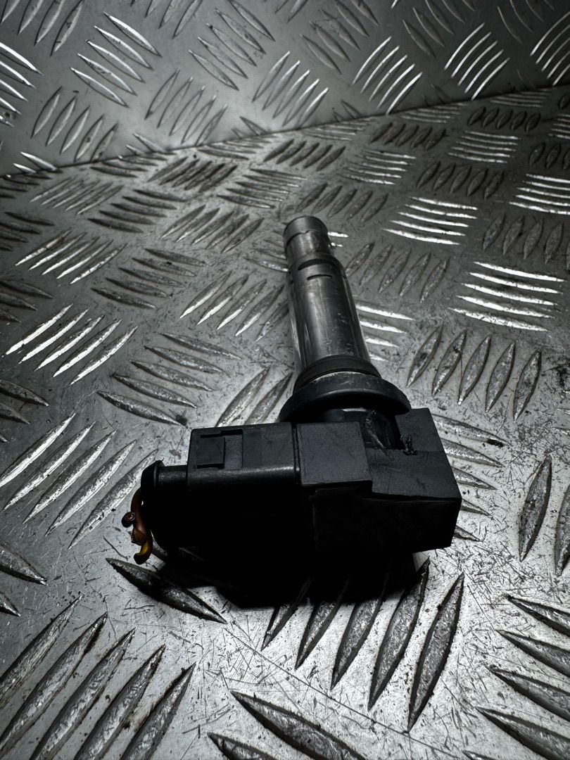 катушка зажигания Volkswagen Polo 4 поколение 2004, 1.4 л., i, BBY, бензин, МКПП, 036905715C - фото №1