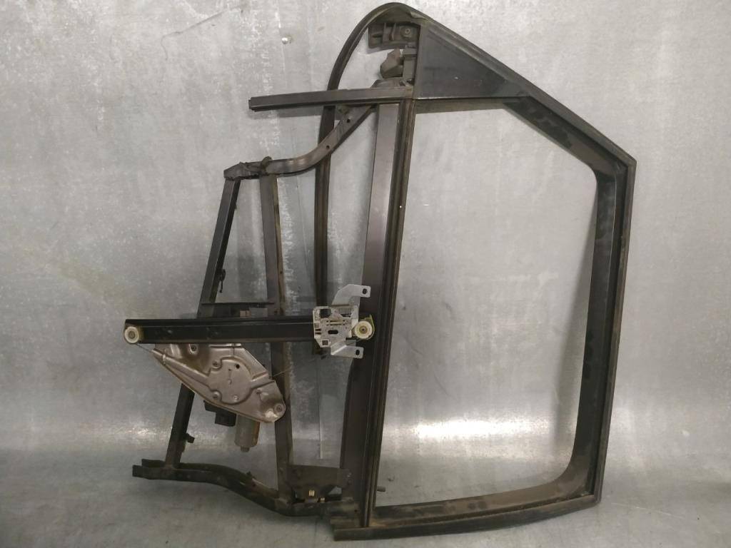 стеклоподъемник электрический задний правый Audi A6 4B/C5 1999, универсал, 4B0839398B - фото №1