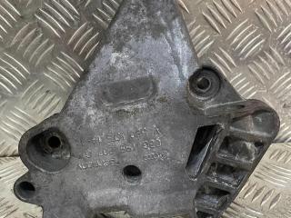 кронштейн двигателя Volkswagen Caddy 3 поколение 2008, 1.9 л., TDi, дизель, 03G199207G