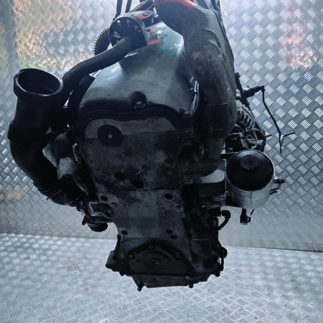 двигатель Volkswagen Transporter T5 2005, 2.5 л., TDi, AXD, дизель, 6МКПП, передний привод, AXD - фото №1