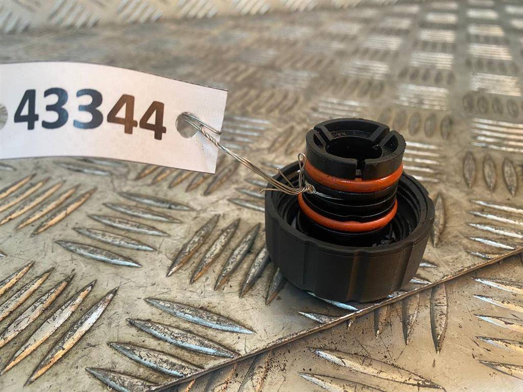 пробка расширительного бачка Mercedes-Benz A-Класс W169 2006, бензин, 1685010115 - фото №1