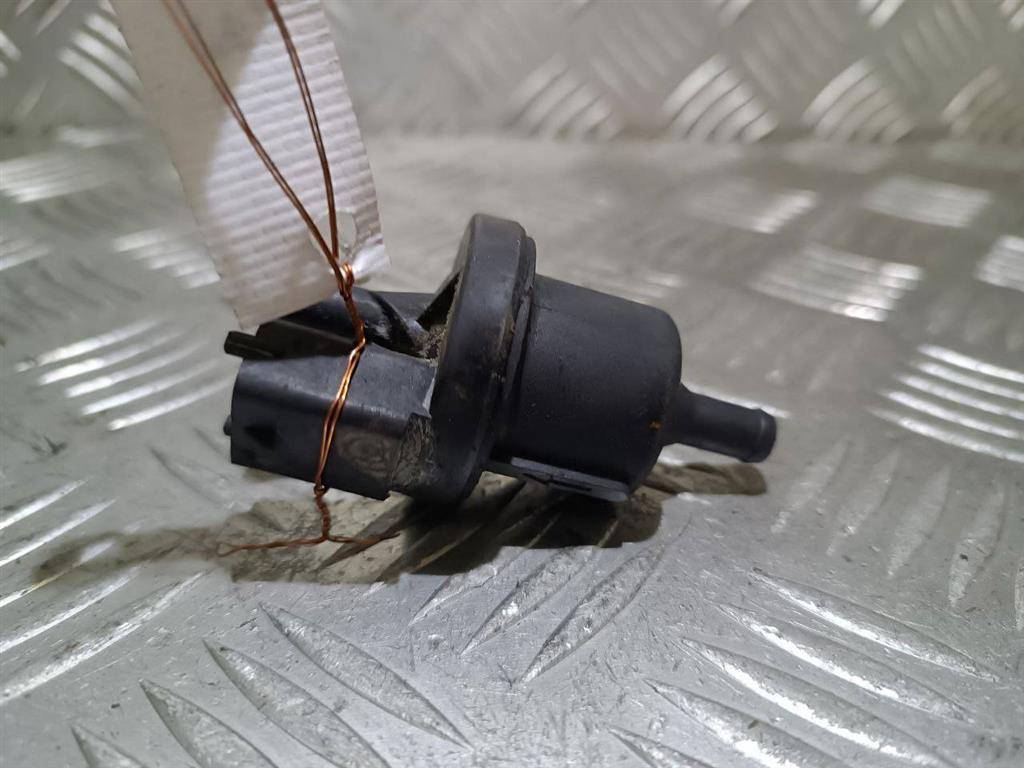 клапан вентиляции топливного бака Ford Focus 2 поколение 2006, 1.6 л., i, бензин, 280142412 - фото №1