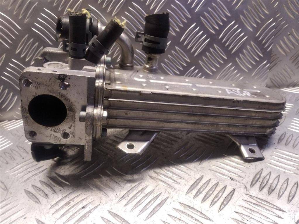 охладитель EGR / Радиатор EGR Volkswagen Golf 4 поколение 2002, 1.9 л., TDi, дизель, 038131513D - фото №1