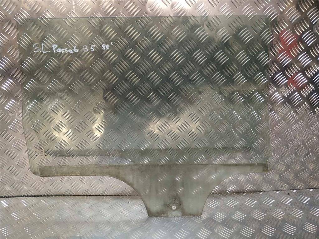 стекло двери задней левой Volkswagen Passat B5 1998, универсал - фото №1