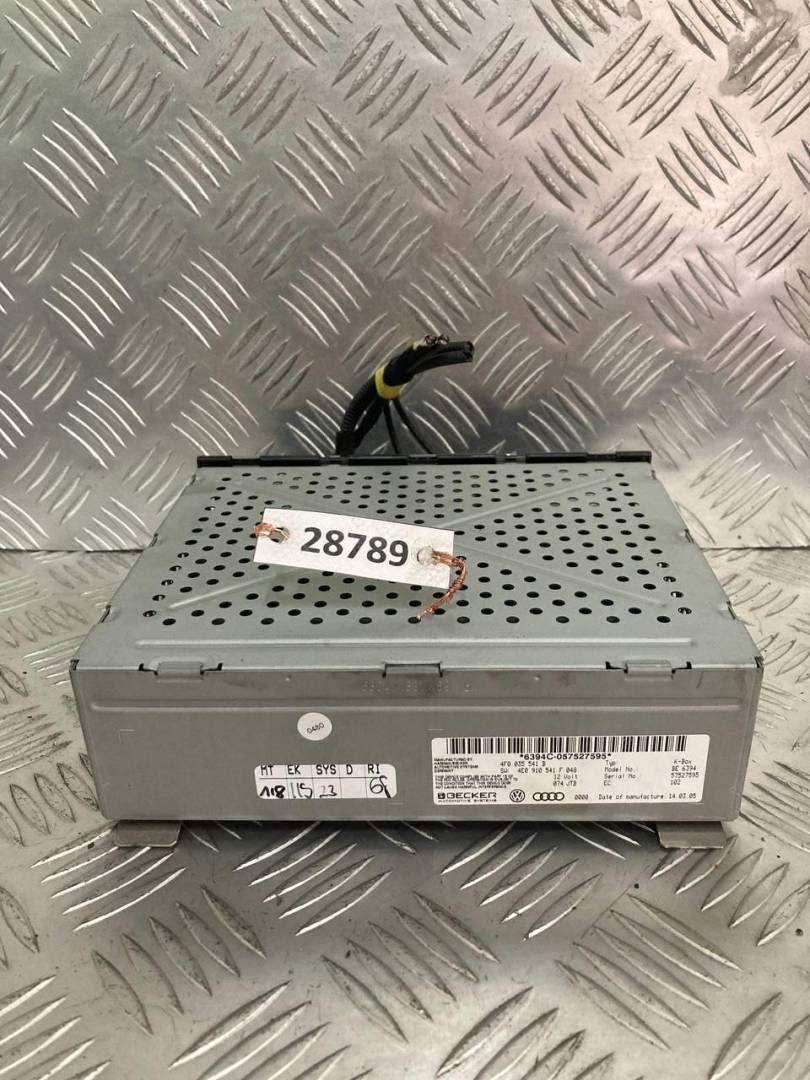 блок радио Audi A6 4F/C6 2005, 3.2 л., i, бензин, 4F0035541B, 4E0910541F - фото №1