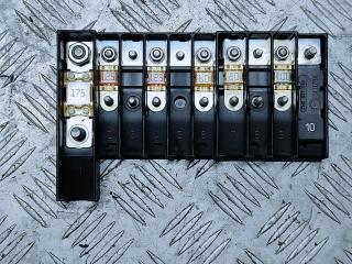 блок предохранителей Volkswagen Transporter T5 2006, 2.5 л., TDi, AXD, дизель, робот, серебристый, микроавтобус, передний привод, правый руль, 7H0937550, 7H6970187DF