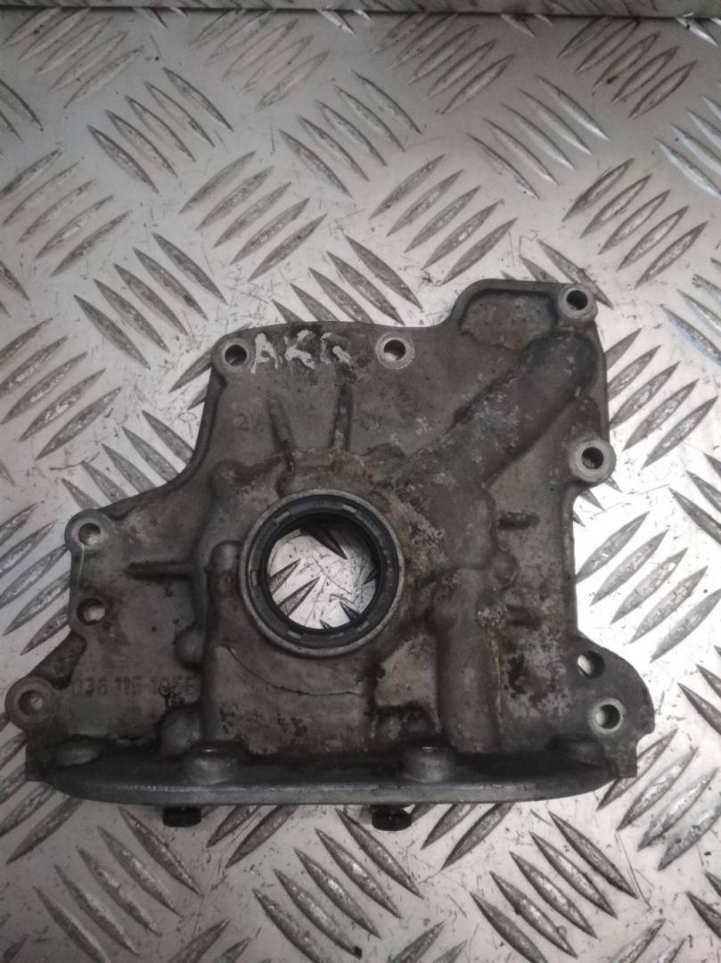 насос масляный Volkswagen Golf 4 поколение 1999, 1.4 л., i, бензин, 036115105B - фото №1