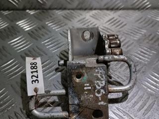 петля двери Volkswagen Passat B5 1997, седан, 4B0831412A