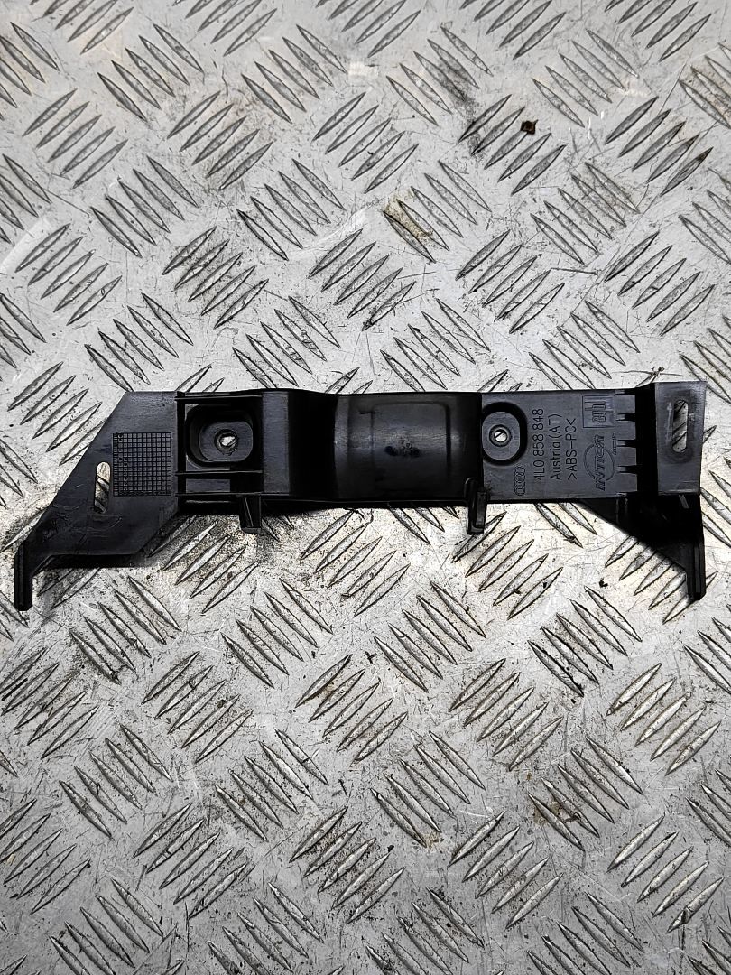 кронштейн (крепление) Audi Q7 4L 2006, 3.0 л., TDi, BUG, дизель, АКПП, бежево-серый, внедорожник 5 дв., полный привод, правый руль, 4L0858848 - фото №1