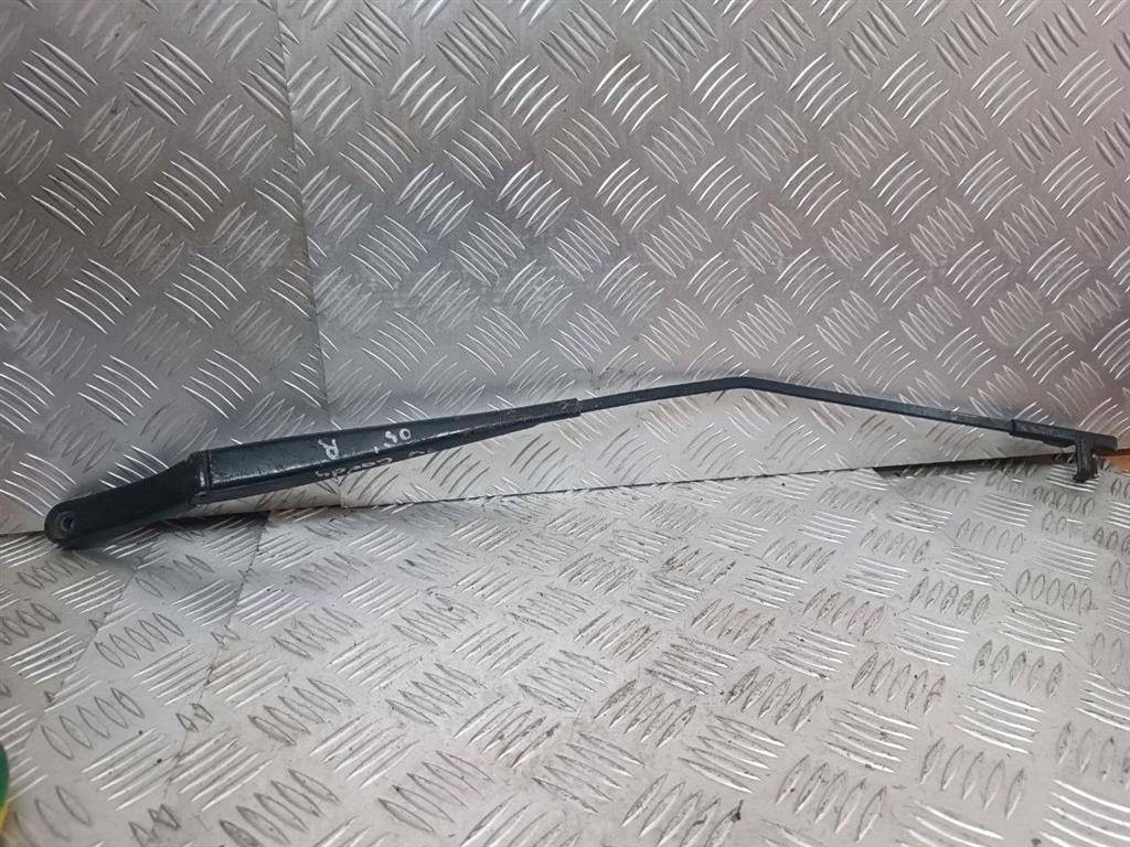 щеткодержатель (поводок стеклоочистителя, дворник) Volkswagen Caddy 3 поколение 2005, 2K1955410 - фото №1