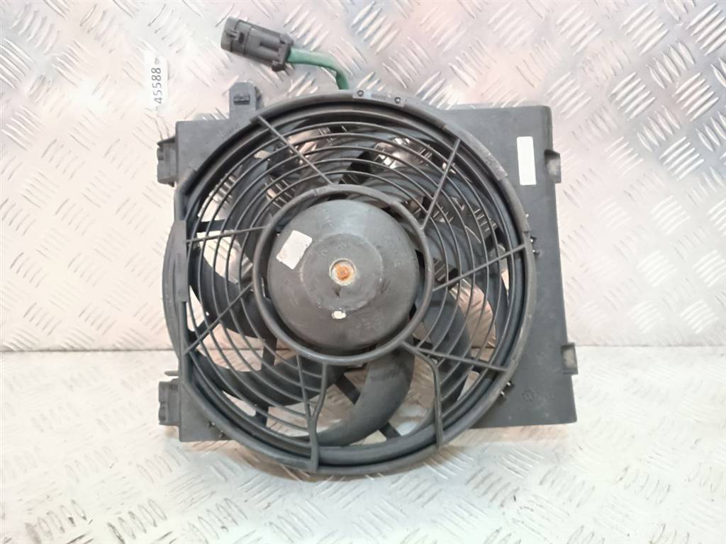 вентилятор радиатора Opel Combo 3 поколение (C) 2001, 1.7 л., CDTi, дизель, 9158095 - фото №1