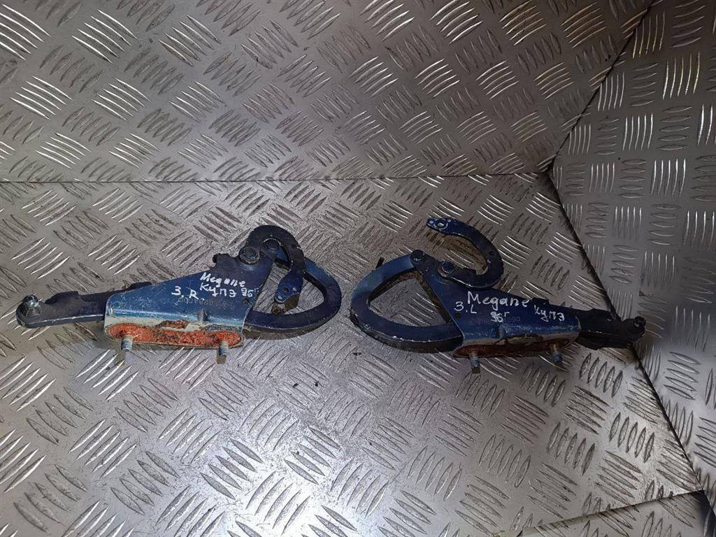 петля крышки багажника Renault Megane 1 поколение 1997, купе, 828459D, 828460D - фото №1