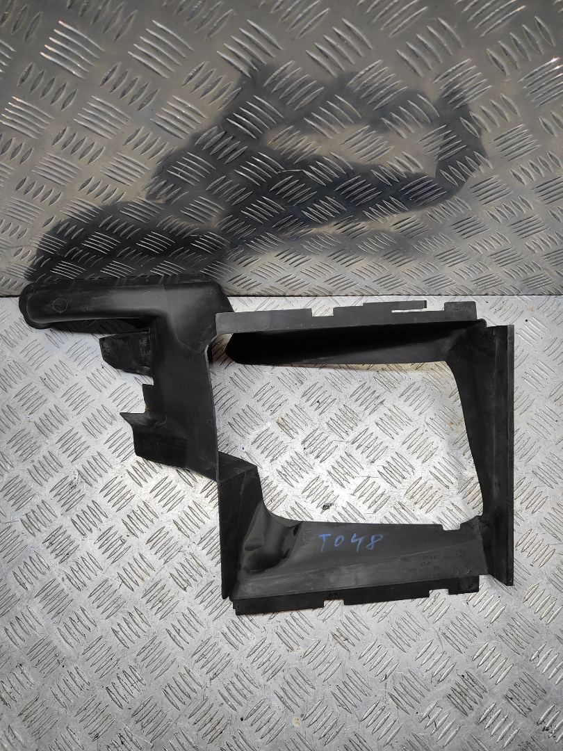 воздуховод интеркулера Audi Q7 4L 2006, 3.0 л., TDi, BUG, дизель, АКПП, бежево-серый, внедорожник 5 дв., полный привод, правый руль, 4L0117335 - фото №1