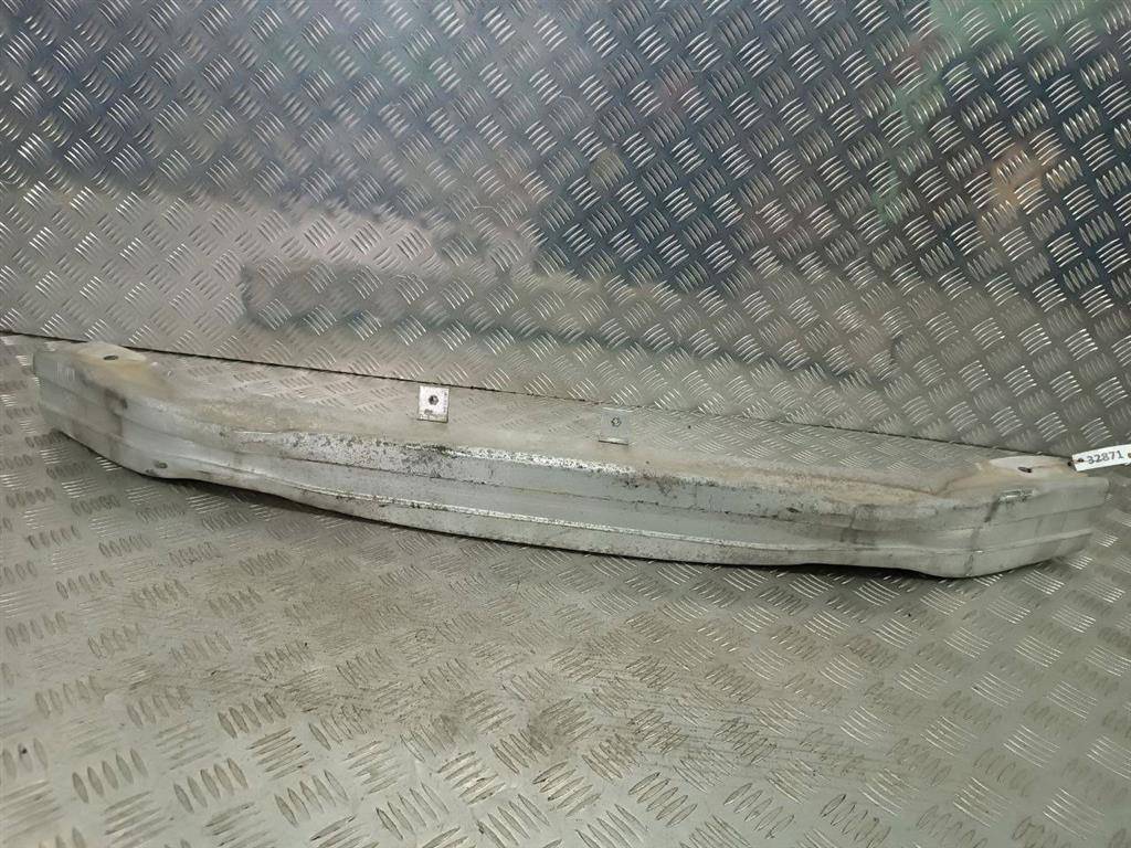 усилитель бампера переднего Audi A8 D3/4E 2004, 4.2 л., i, бензин, АКПП, 4E0807111A - фото №1