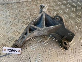 кронштейн двигателя Volvo XC90 1 поколение 2003, 2.9 л., бензин, 8675329