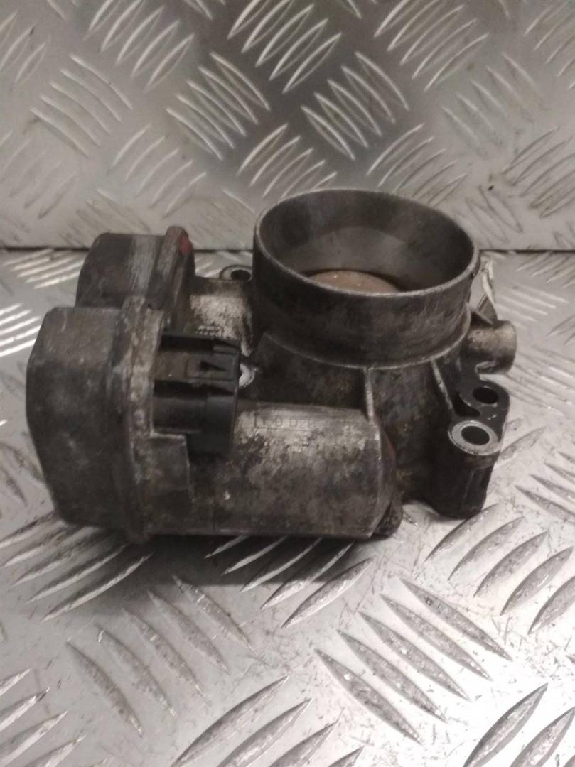 заслонка дроссельная Opel Zafira 1 поколение (A) 2002, 2.2 л., i, бензин, 12568796 - фото №1