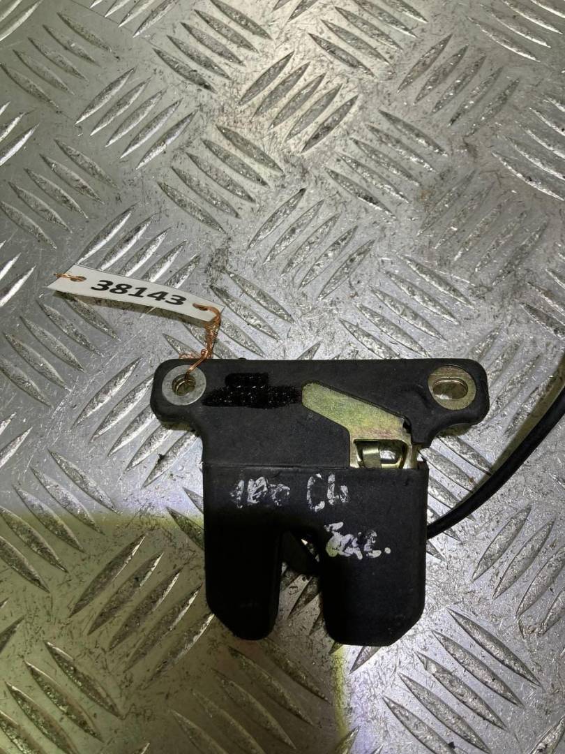 замок багажника Audi 100 4A/C4 1992, седан, 4A5827505A - фото №1