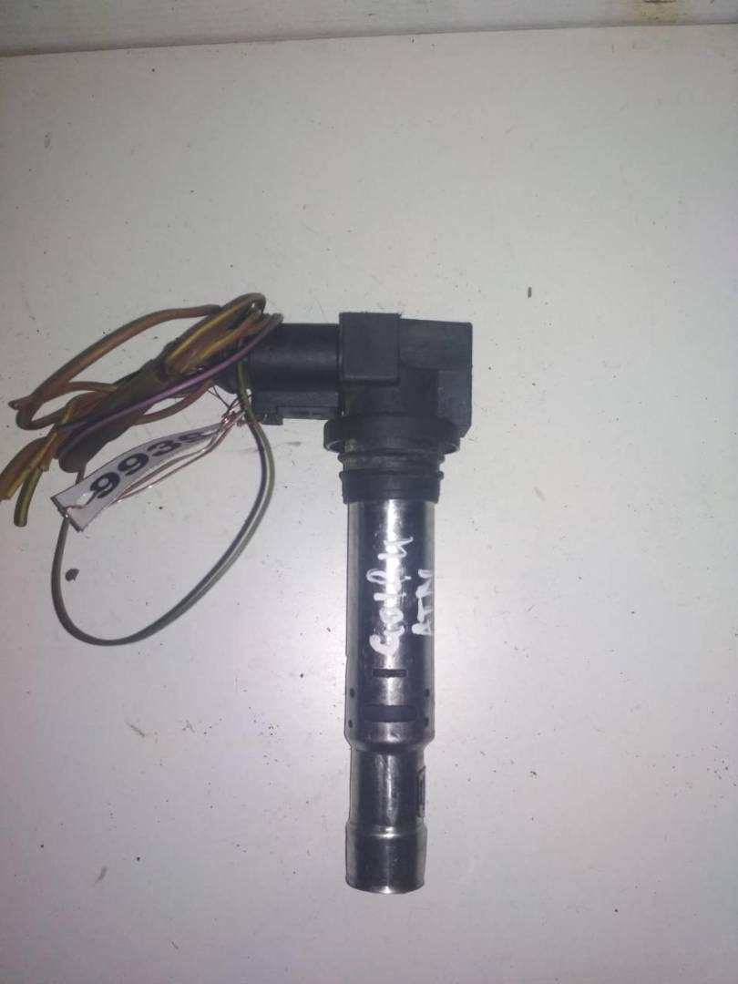 катушка зажигания Volkswagen Golf 4 поколение 1999, 1.6 л., i, бензин, R0401S00400 - фото №1