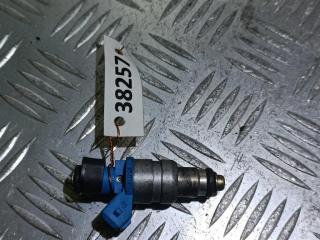 форсунка Audi A4 B5 [рестайлинг] 2000, 1.6 л., i, бензин, 06B133551L