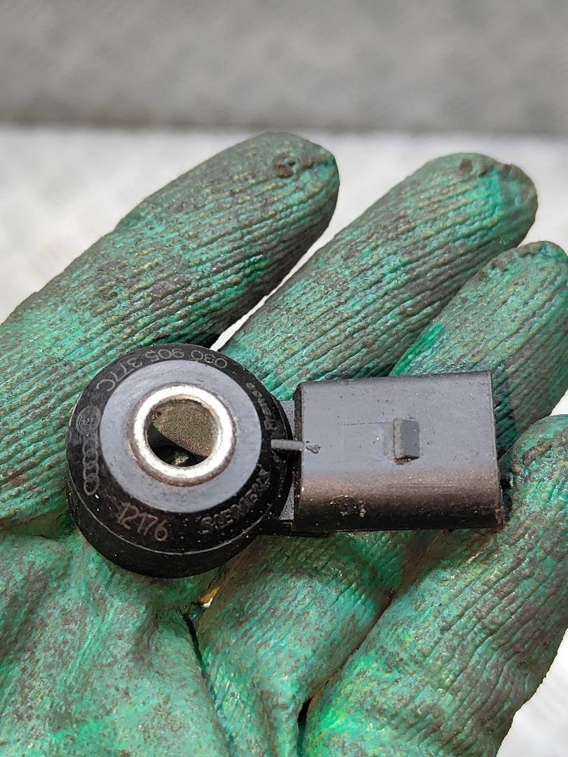 датчик детонации Volkswagen Polo 5 поколение 2010, 1.2 л., i, CGPA, бензин, передний привод, 030905377C - фото №1