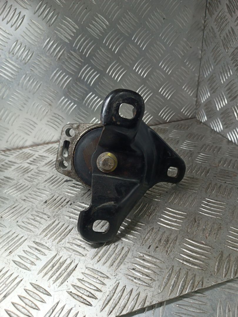подушка крепления двигателя Ford Mondeo 3 поколение 2003, 1.8 л., CHBB, бензин, МКПП, 1S716F012GB - фото №1