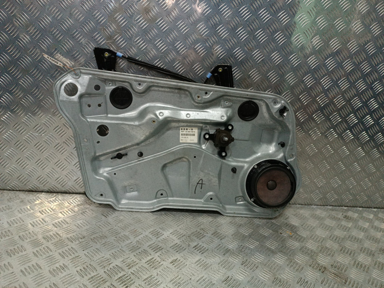 стеклоподъемник передний левый Volkswagen Golf 4 поколение 1998, 1J4837755B, 1J4837729D - фото №1