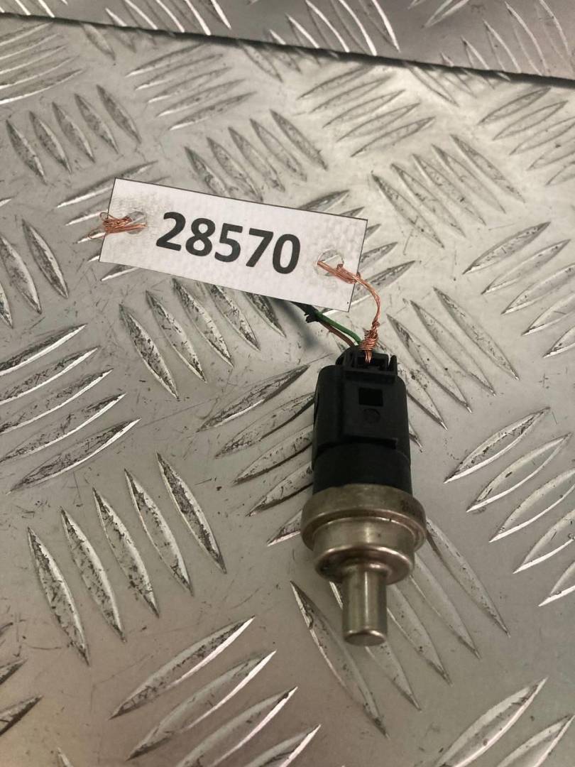 датчик температуры в выпускном коллекторе Volkswagen Golf 5 поколение 2008, 1.9 л., TDi, дизель, 269416, 1J0973702 - фото №1