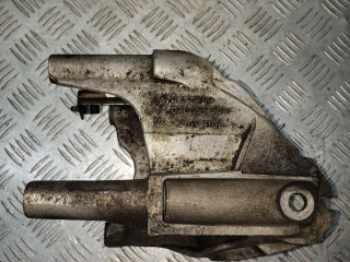 кронштейн двигателя Volkswagen Touareg 1 поколение 2006, 2.5 л., TDi, BAC, дизель, АКПП, полный привод, 070199308A