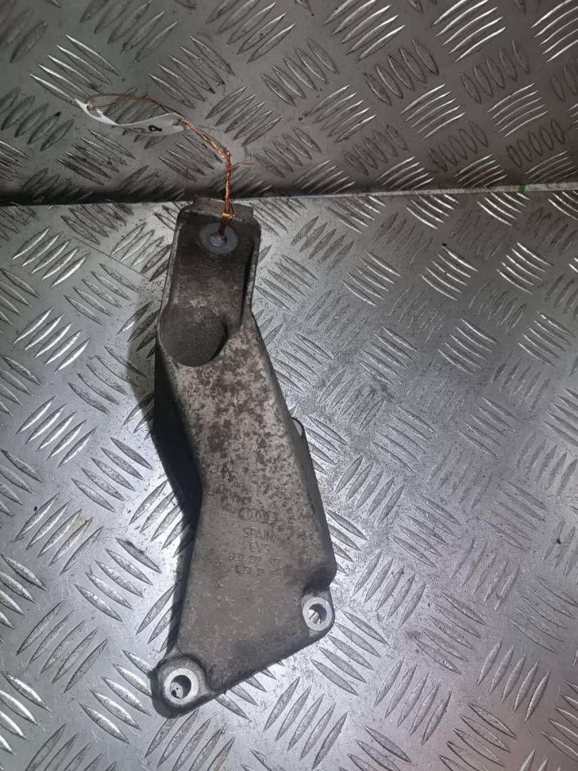 кронштейн двигателя Audi A4 B7 2005, 2.0 л., TFSI, бензин, 8E0199307A - фото №1