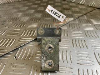 петля двери Audi 100 4A/C4 1993, 4A0833401