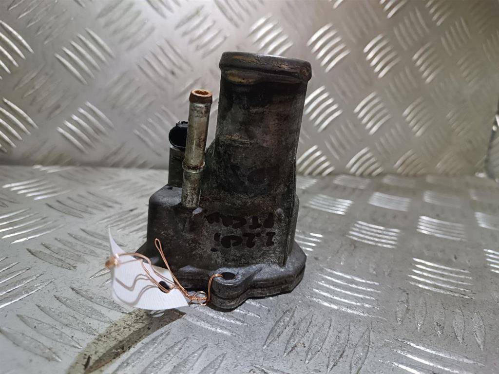 корпус термостата Chrysler PT Cruiser 1 поколение 2002, 2.2 л., CDi, дизель - фото №1