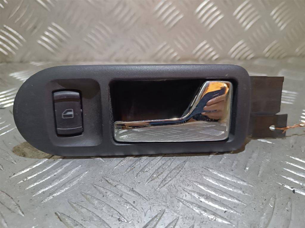 ручка внутренняя передняя правая Volkswagen Golf 4 поколение 1998, хетчбэк 5 дв., 3B1837114 - фото №1