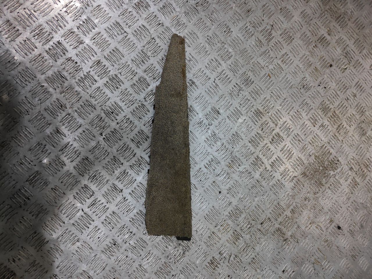 накладка декоративная Audi Q7 4L 2006, 3.0 л., TDi, BUG, дизель, АКПП, бежево-серый, внедорожник 5 дв., полный привод, правый руль, 4L0881471 - фото №1