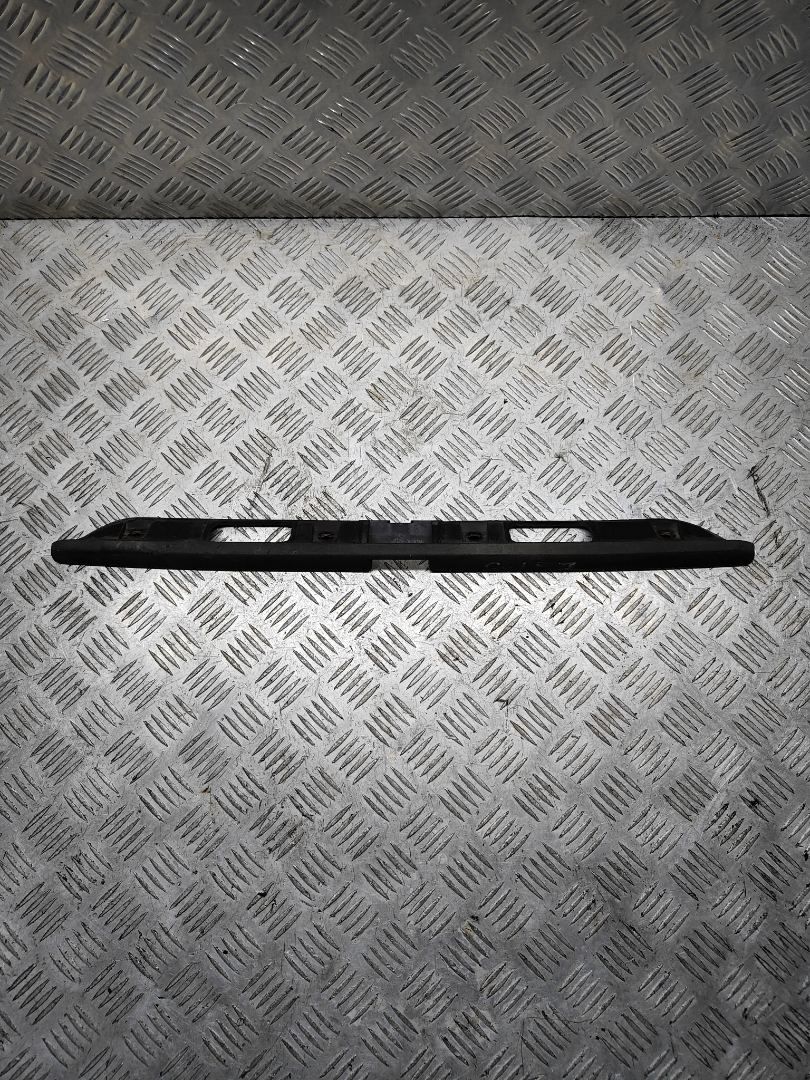 накладка подсветки номера Volkswagen Golf 2 поколение 1989, 191827577B - фото №1