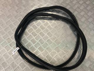 уплотнитель двери Volkswagen Passat B5 1998, седан