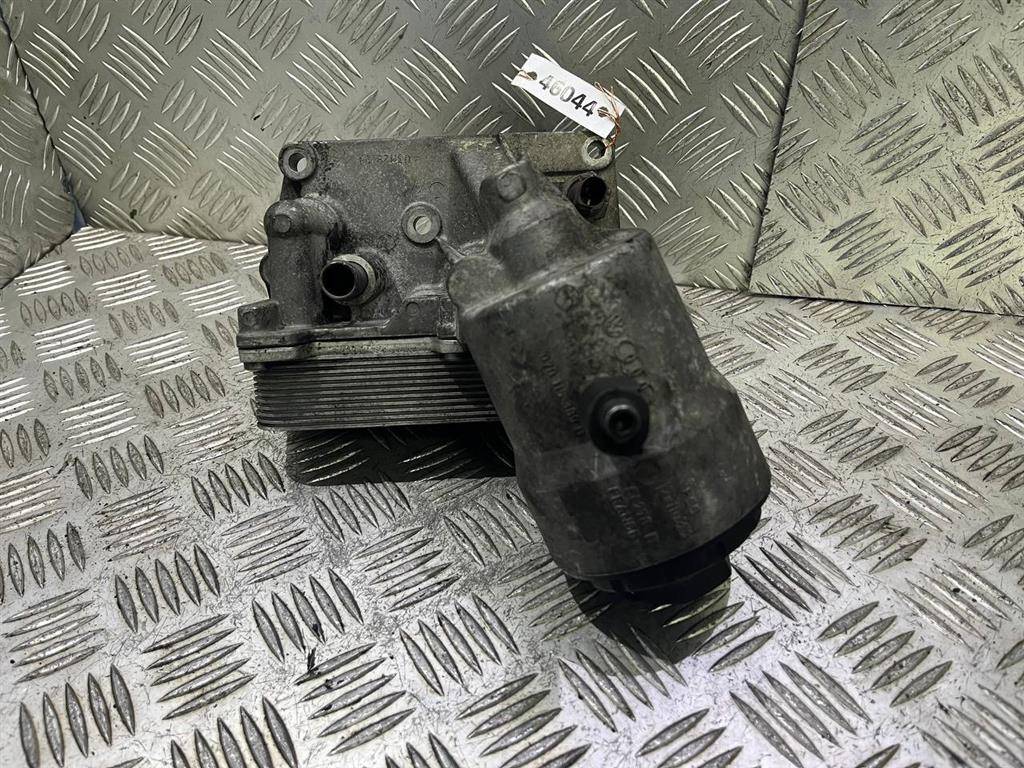 корпус масляного фильтра Volkswagen Touareg 1 поколение 2005, 2.5 л., TDi, дизель, АКПП, 070115389B - фото №1