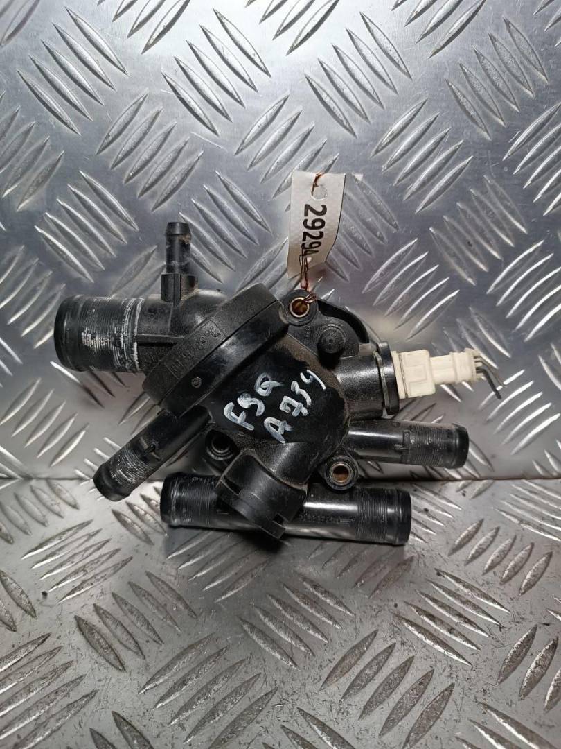 корпус термостата Renault Megane 1 поколение 1999, 1.9 л., DTi, дизель - фото №1